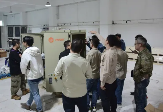 El equipo de servicio de Trane Asia-Pacífico se forma en los variadores Yolico para el control de enfriadoras